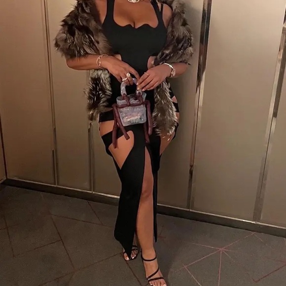 Dress - Picture 2 of 7